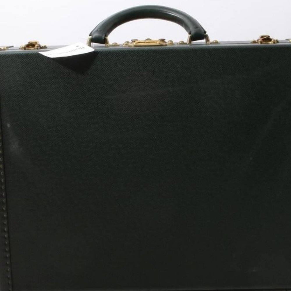 Louis Vuitton Green Taiga Leather President Attach